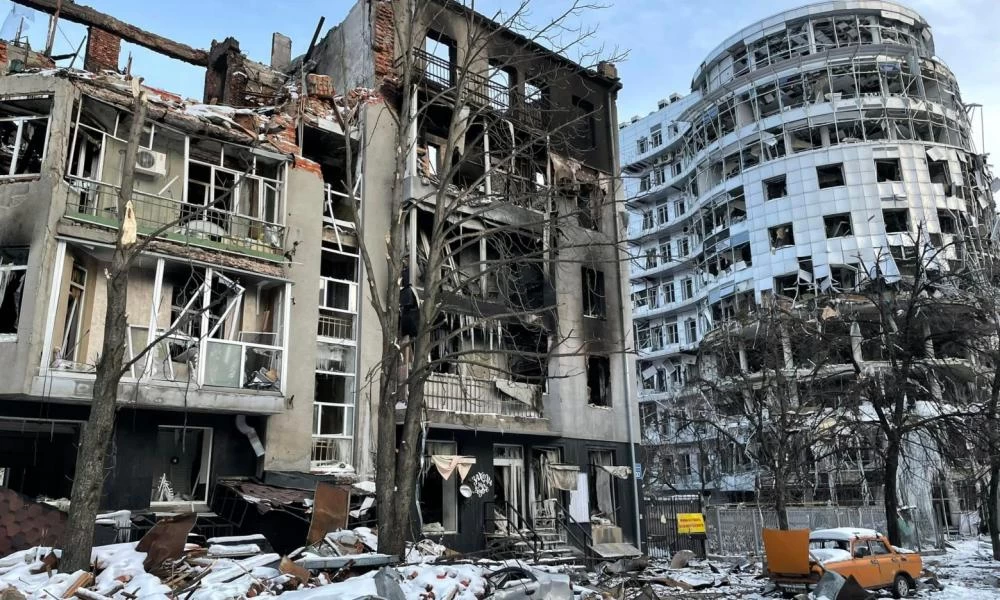 Συγκλονιστικές εικόνες από το Χάρκοβο- Υπό στενή πολιορκία από τις πρώτες μέρες του πολέμου (Βίντεο)
